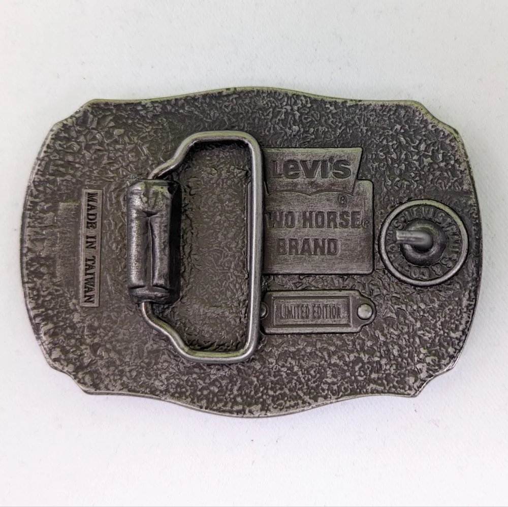 Levi's Pewter Belt Buckle Limited Edition Two Horse Vintage Unisex 3.5